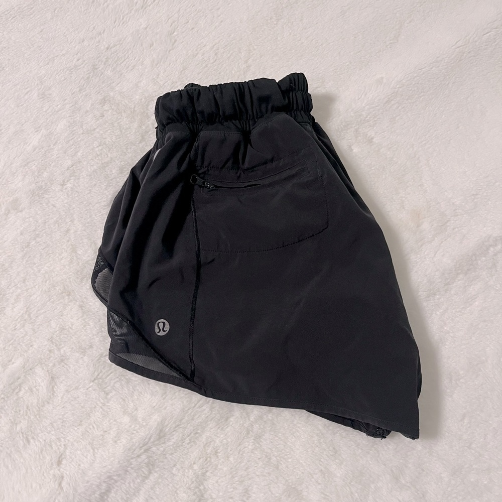 Lululemon Hotty Hot Short 4” in Black